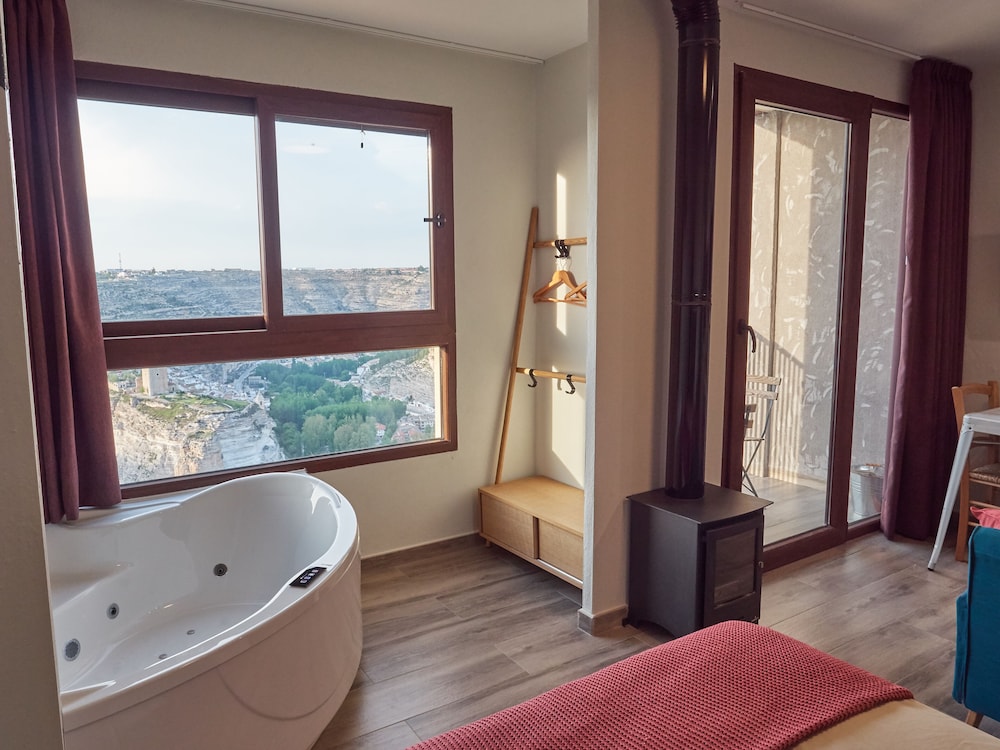 Basic Suite photo 2