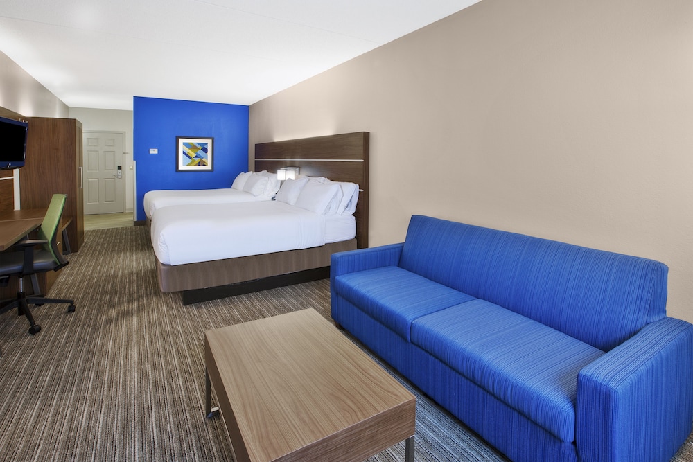Suite, 2 Queen Beds - Photo 1