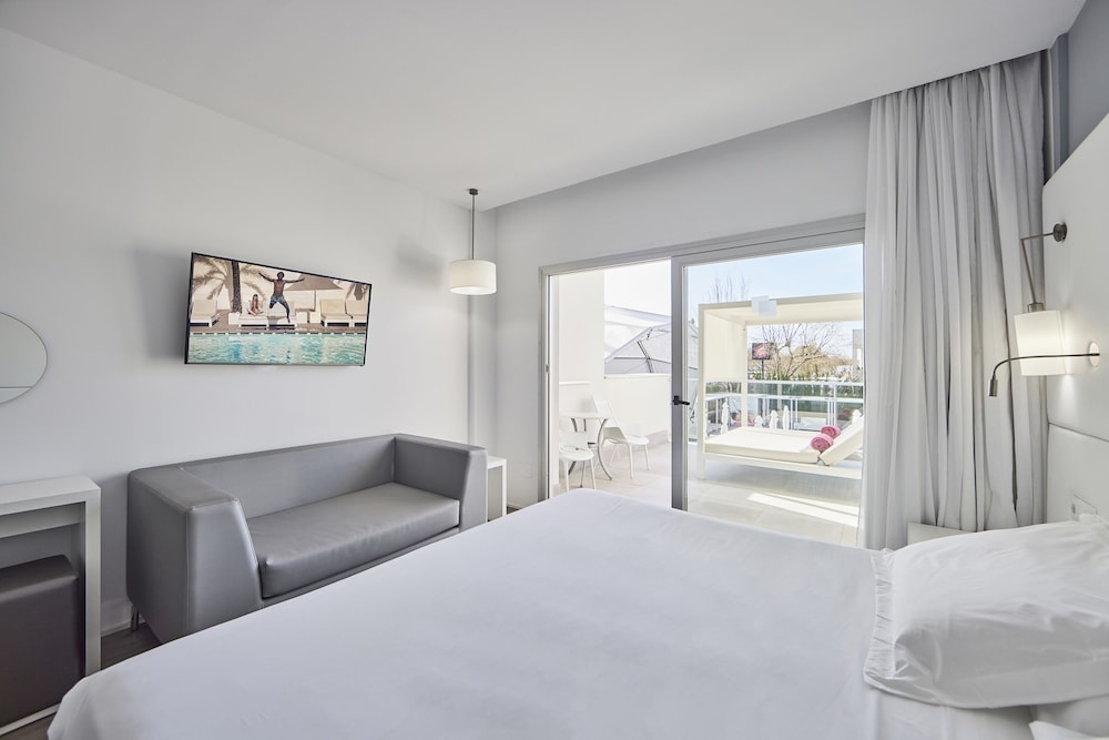Habitación Deluxe, Vista a la Piscina (Balibed)