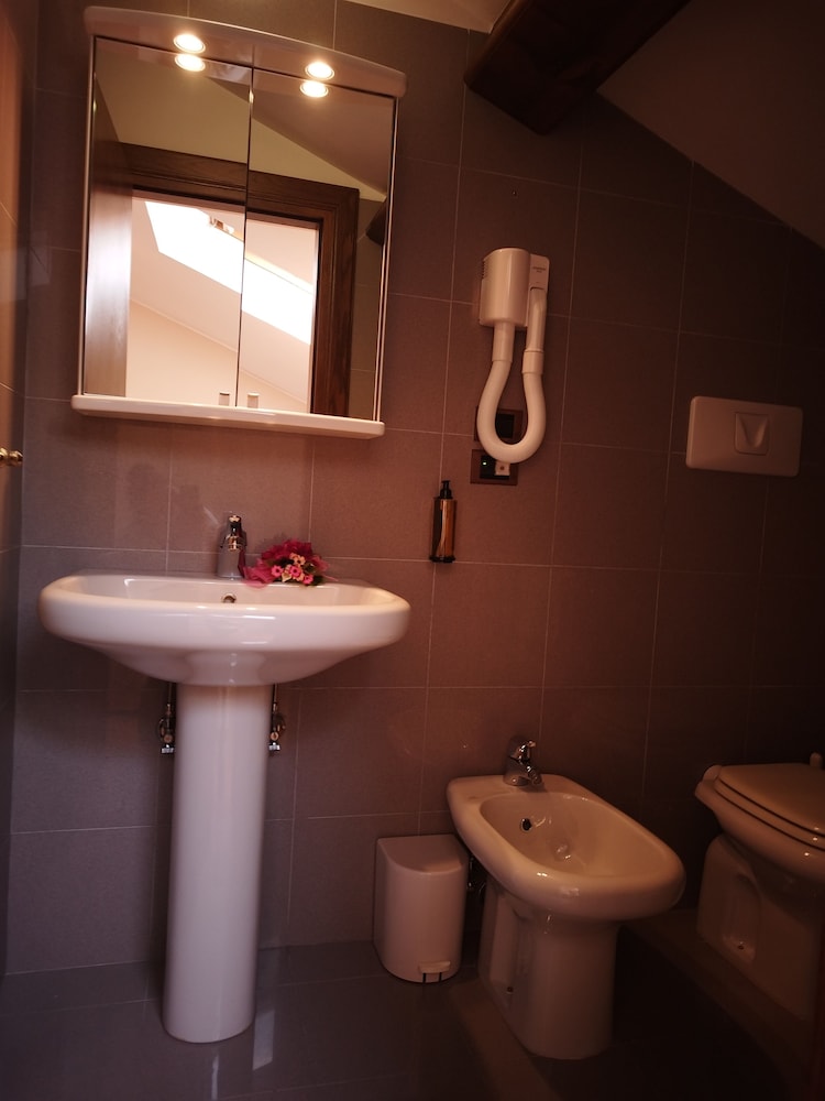 Double Or Twin Room photo 3