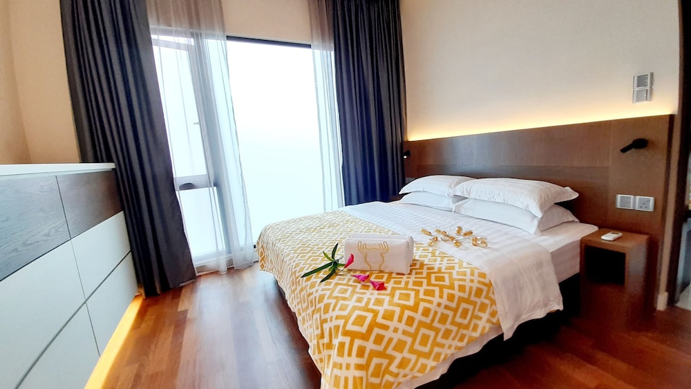 Deluxe Family King Suite - Photo 1