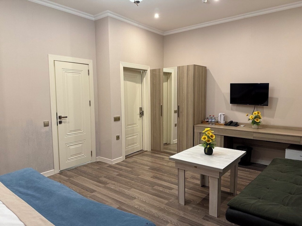 Family Room, 2 Bedrooms, Non Smoking, City View