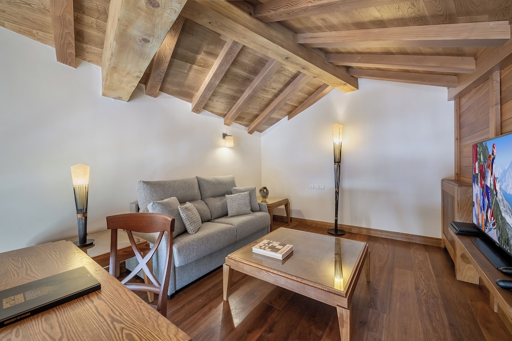 Suite (Everest)