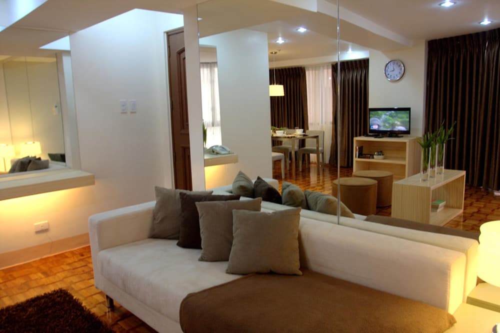 One Bedroom - Photo 5
