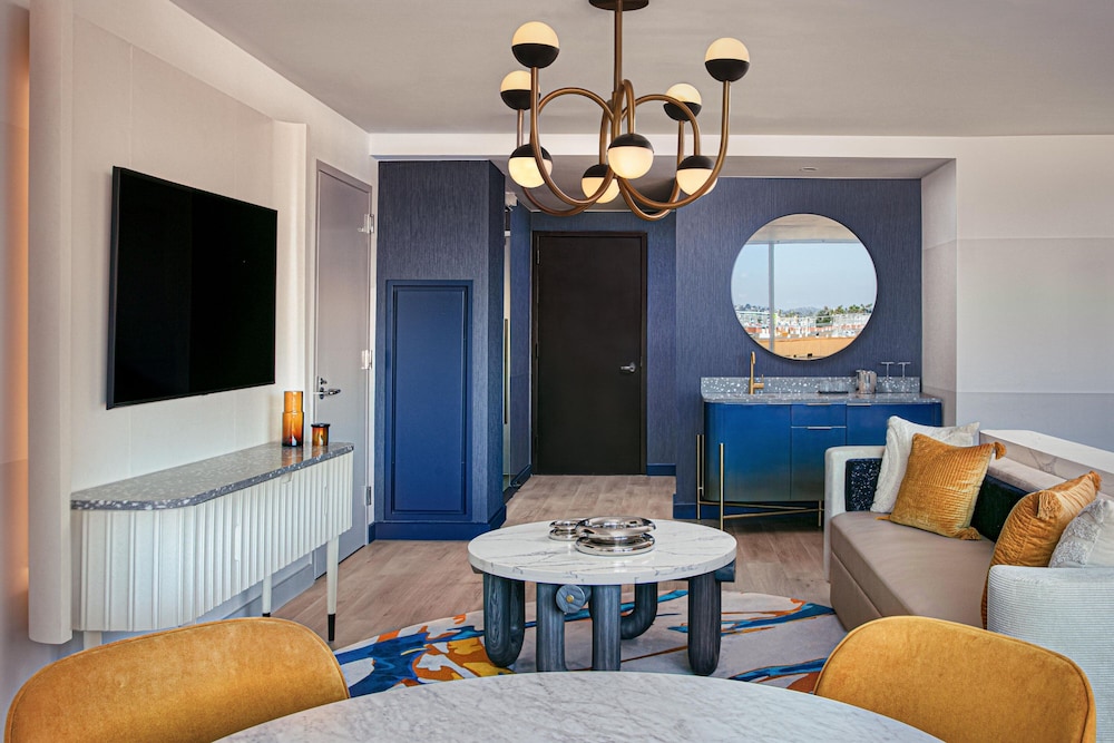 Suite, 1 King Bed