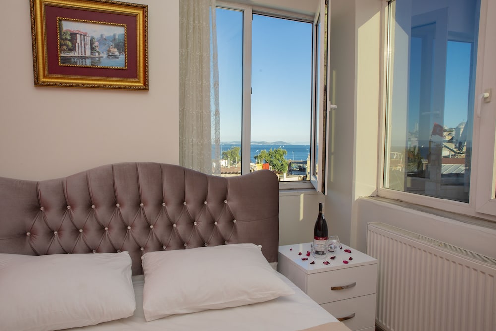 Family Apartment, 1 Bedroom, Sea View photo 3
