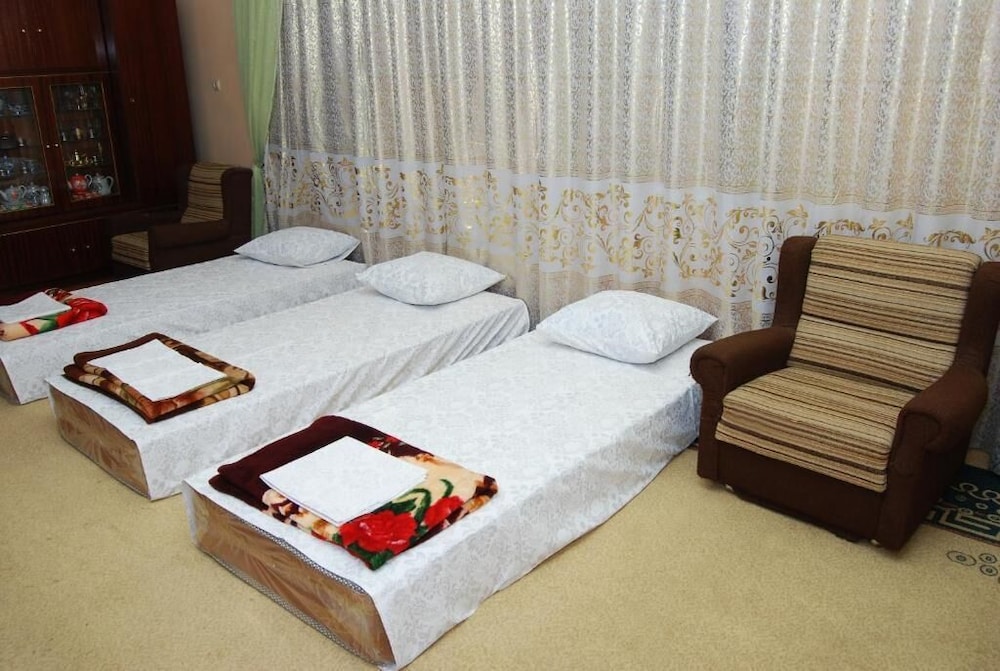 Economy Triple Room photo 1