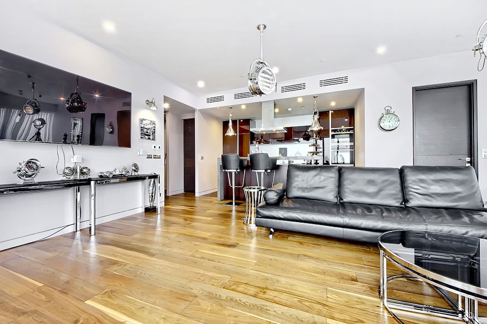 Sky Loft Apartment, 63rd floor of the "OKO Tower" photo 2