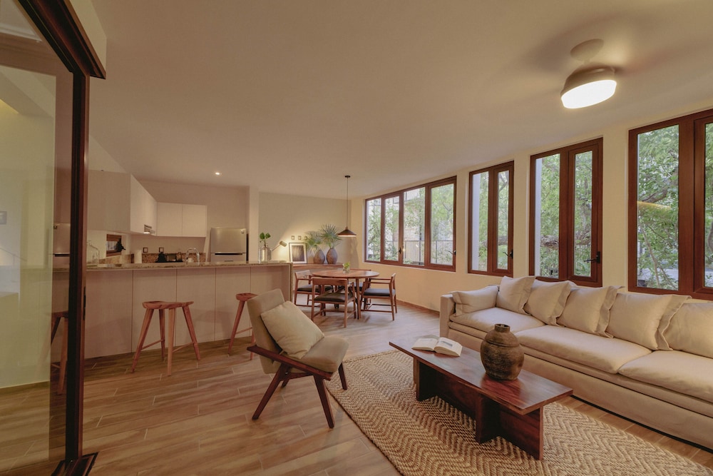 Luxury Suite, 1 Bedroom - Photo 1