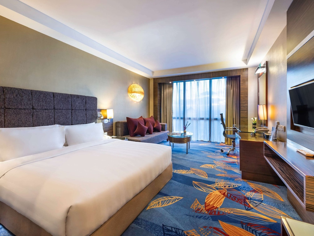 Premier Room, 1 King Bed (Executive) - Photo 3