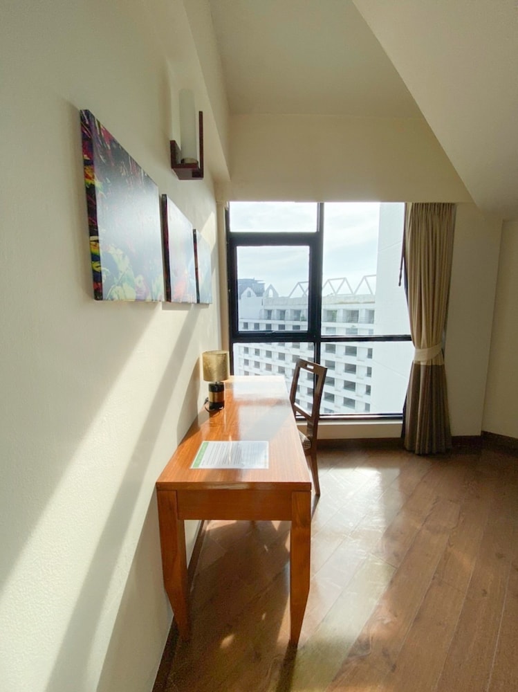 Suite Room - Photo 5