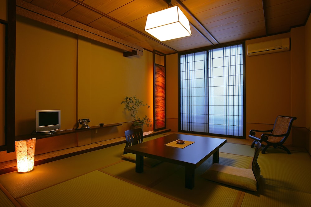 Japanese/Western Style Room with Open-Air Bath [Semi-Suite Yamabiko]