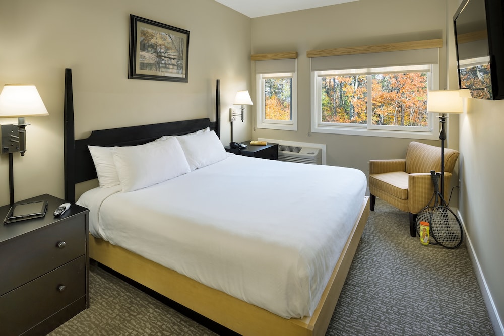 Signature West Hotel