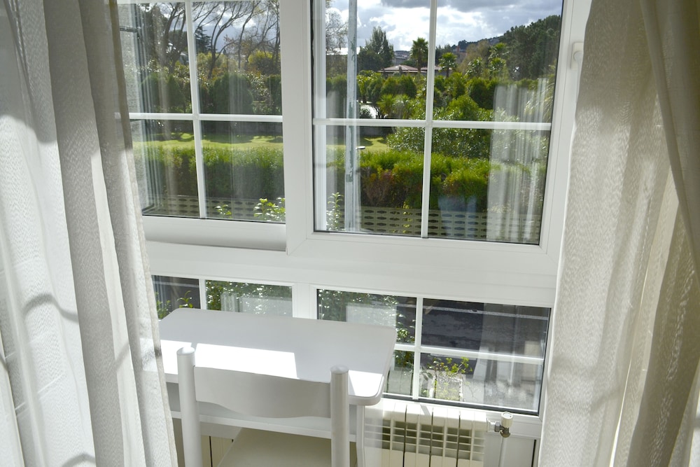 Superior Double Room, Partial Sea View - Photo 3