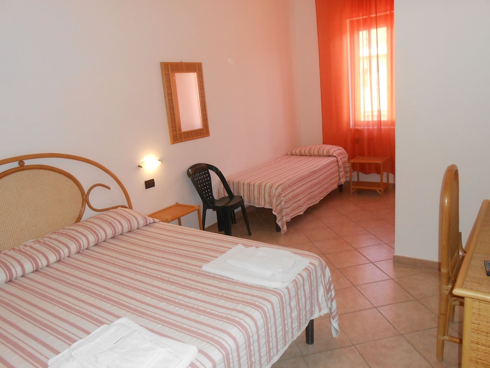Triple Room, Hill View (14) photo 3