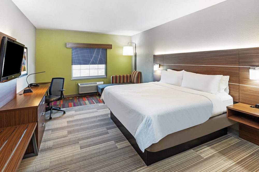 Standard Room, 1 King Bed photo 1
