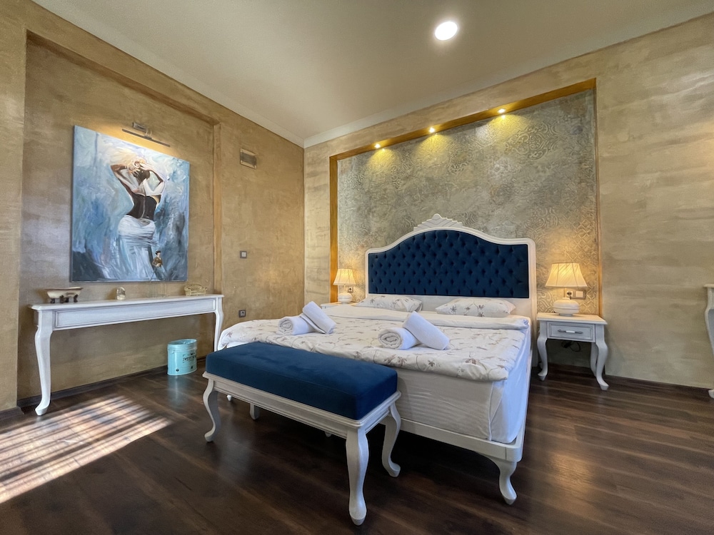 Exclusive Studio Suite, 1 Double Bed, Balcony, Sea View photo 3