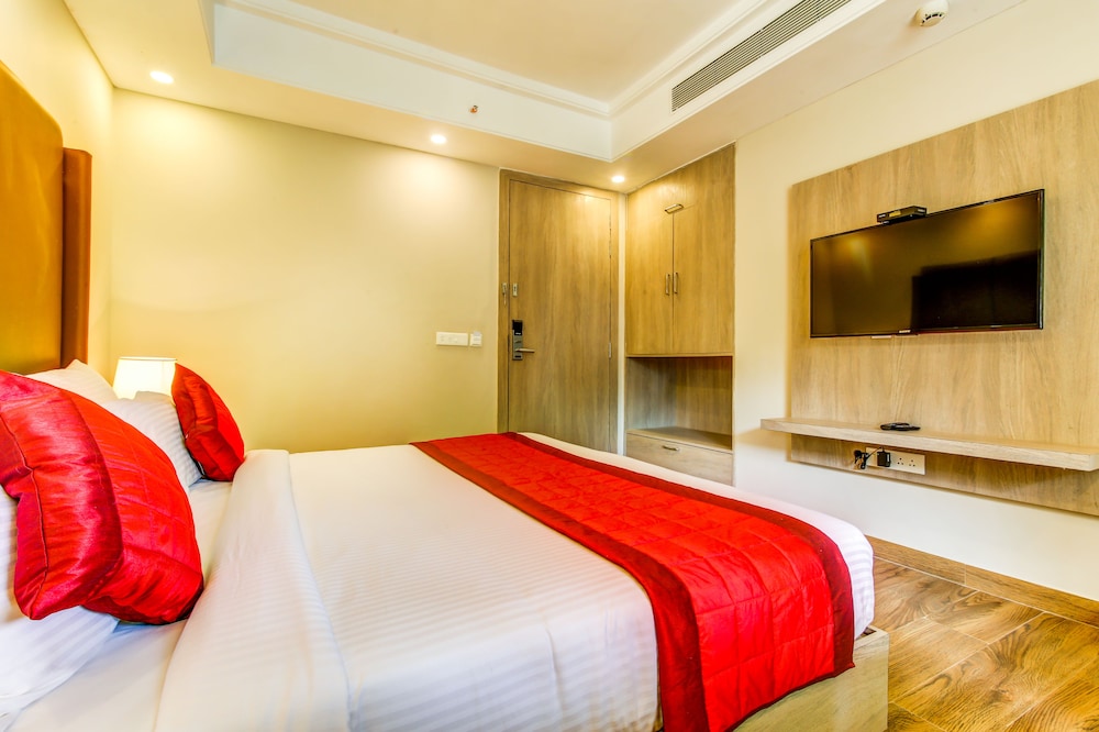 Deluxe Room - Photo 9
