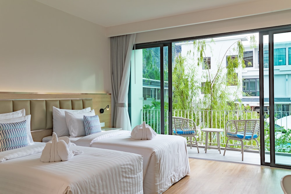 Premier Double or Twin Room, Pool View - Photo 10