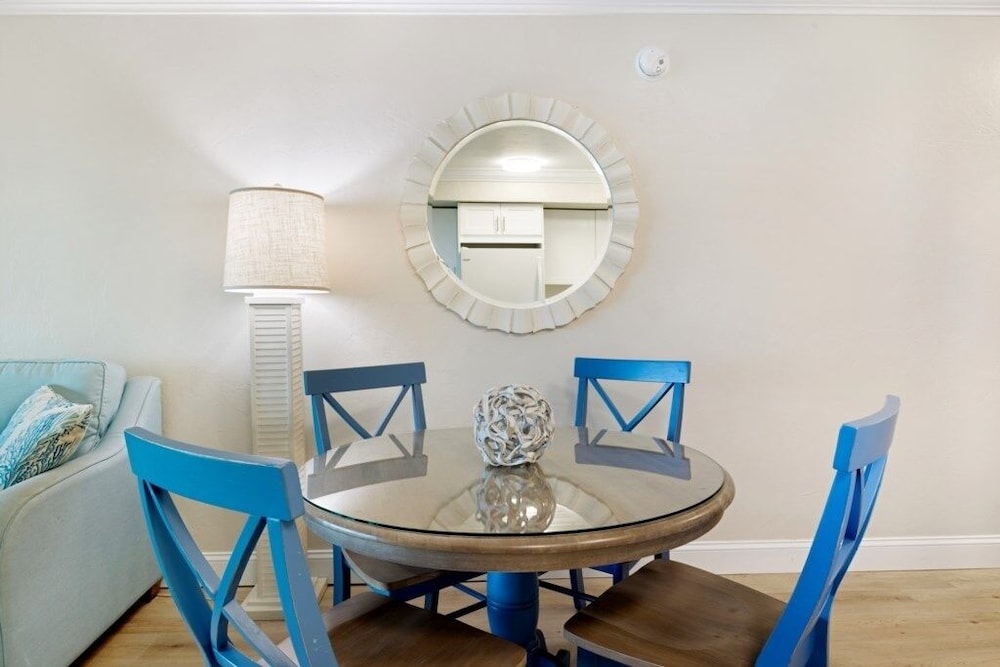 Condo, 1 Bedroom photo 2
