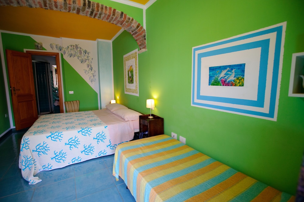Superior Triple Room photo 2