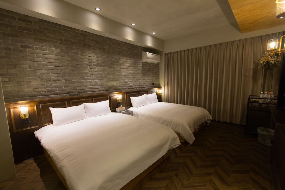 Quadruple Room, 2 Double Beds, Refrigerator photo 2