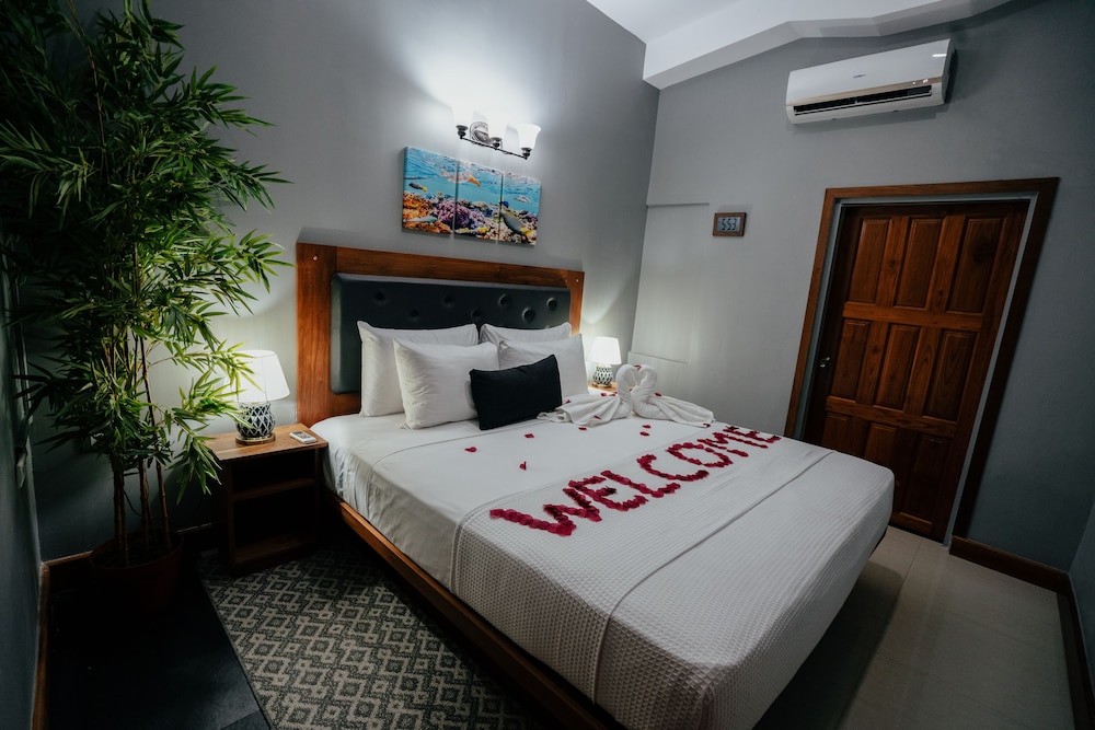 Deluxe Room, 1 King Bed