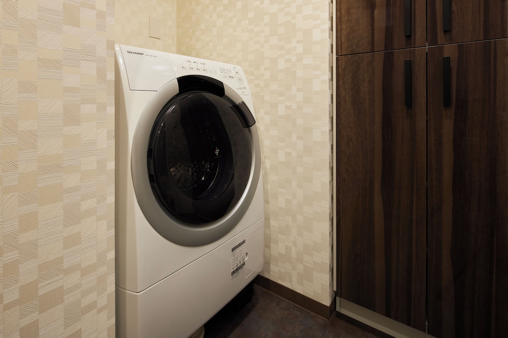 Superior Apartment thumbnail 6
