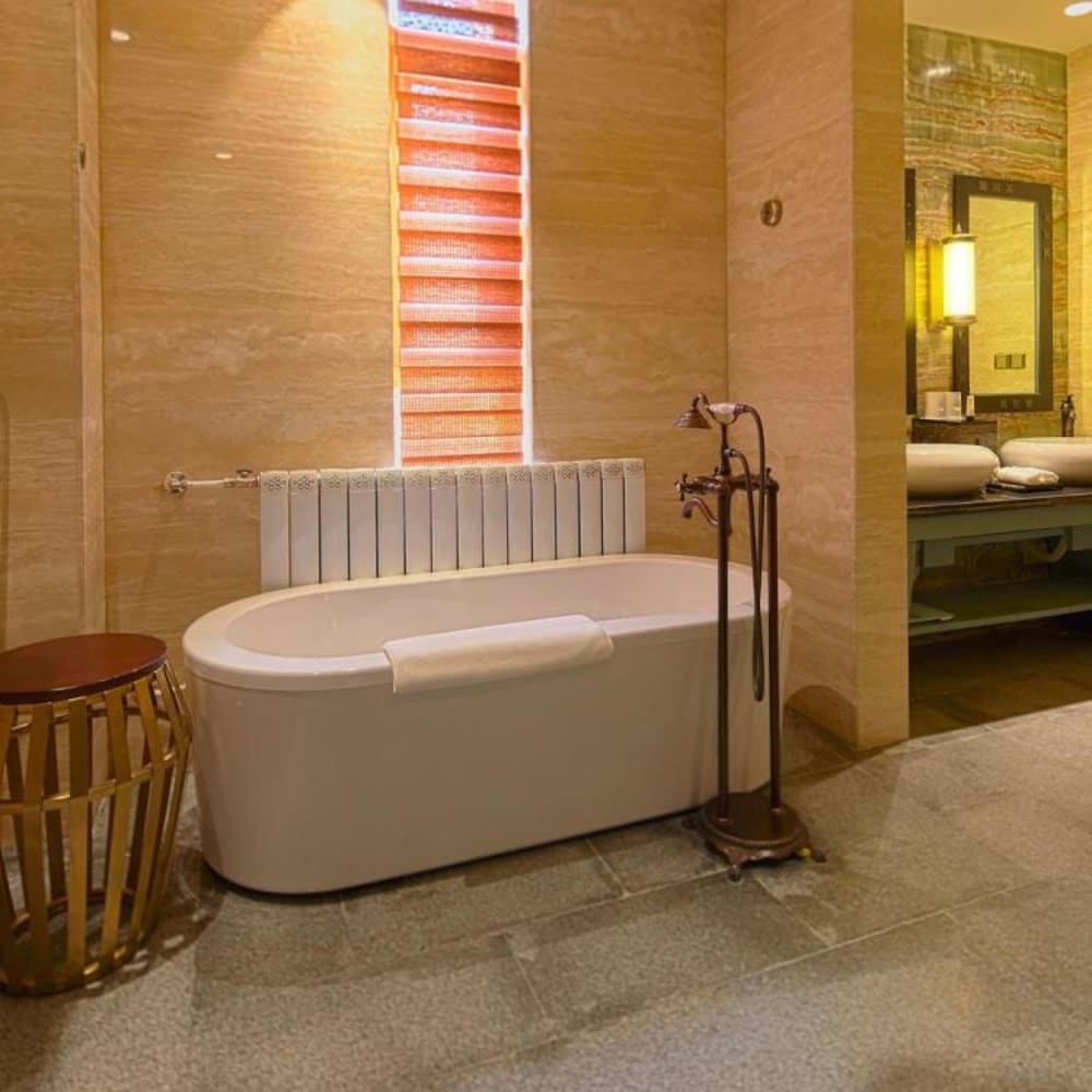 Elite Twin Room, River View photo 2