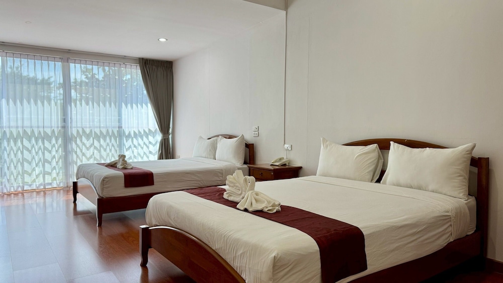 Superior Room, 2 Queen Beds photo 2