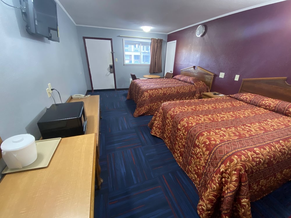 Room, 2 Queen Beds, Smoking