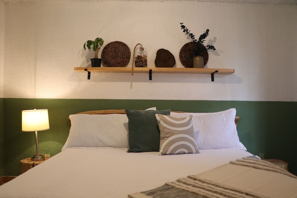 Family Room, 1 King Bed