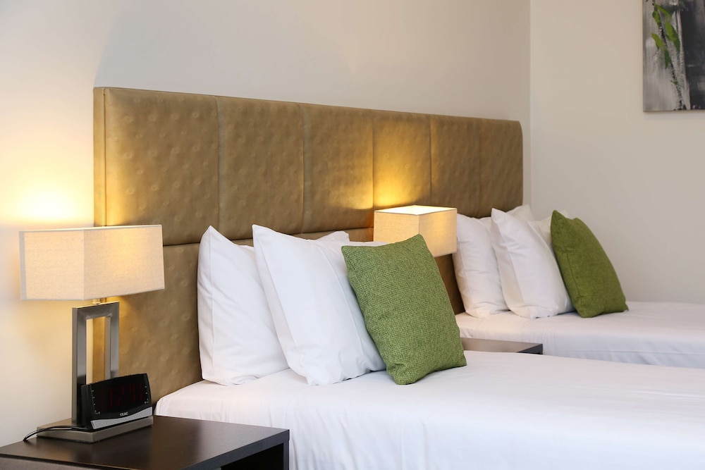 Standard Room, Multiple Beds, Non Smoking, Park View (Larger Room)