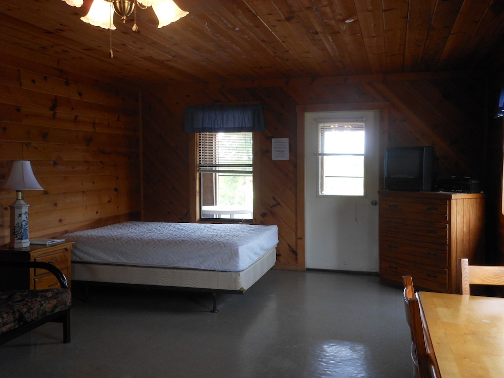 Cabin, Multiple Beds, Lake View, Lakeside (Linens Included) photo 3