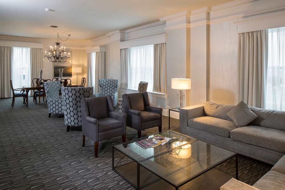 Suite, 1 King Bed, Non Smoking