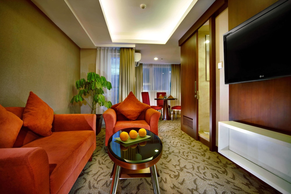 ASTON Suite - Photo 9