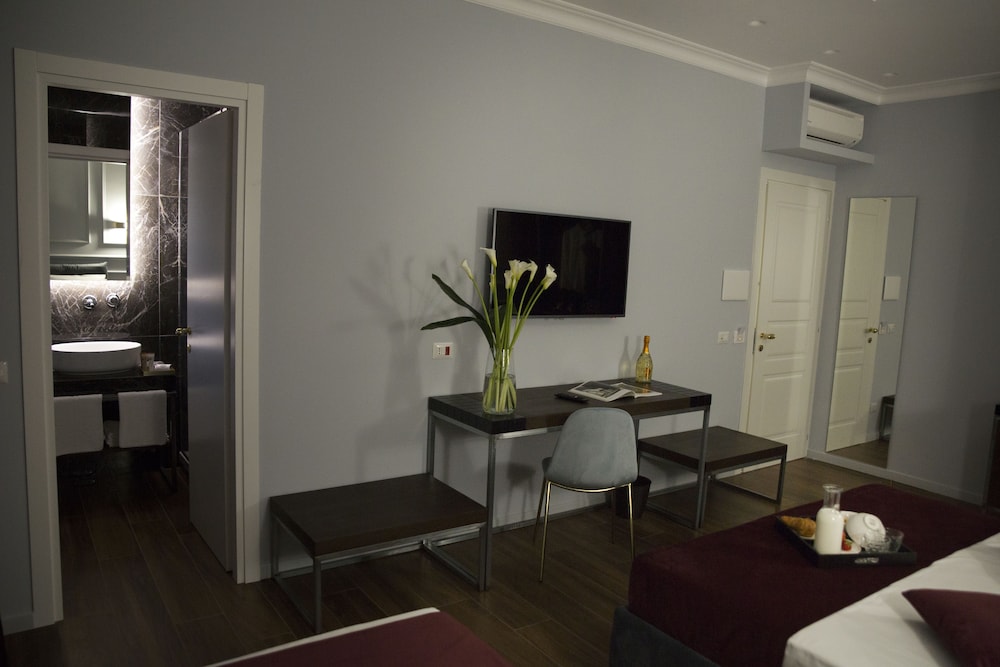Deluxe Triple Room, Balcony photo 3
