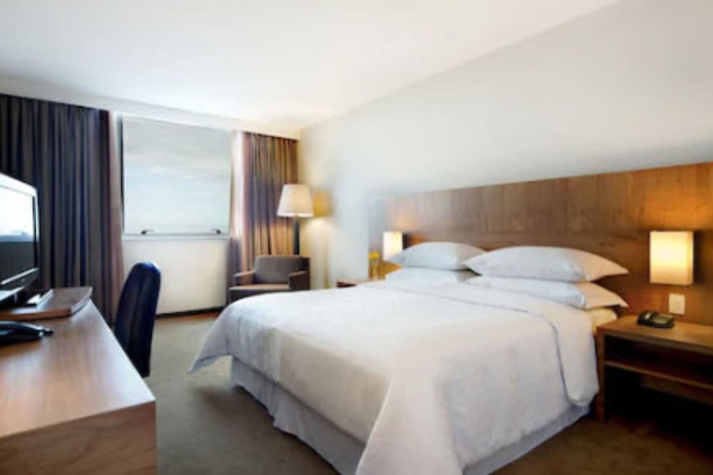 Executive Room, 1 King Bed, Ocean View (Club Level) - Photo 3