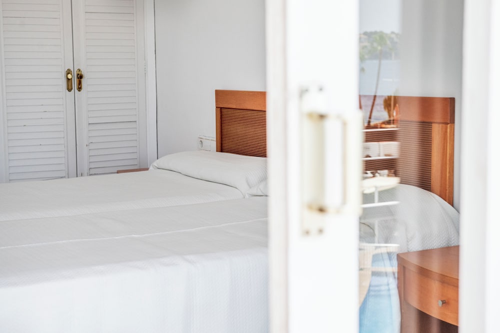 Standard Apartment, 2 Bedrooms, Sea View (4 Adults + 2 Children)