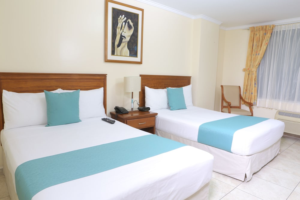Superior Suite, 2 Queen Beds photo 2