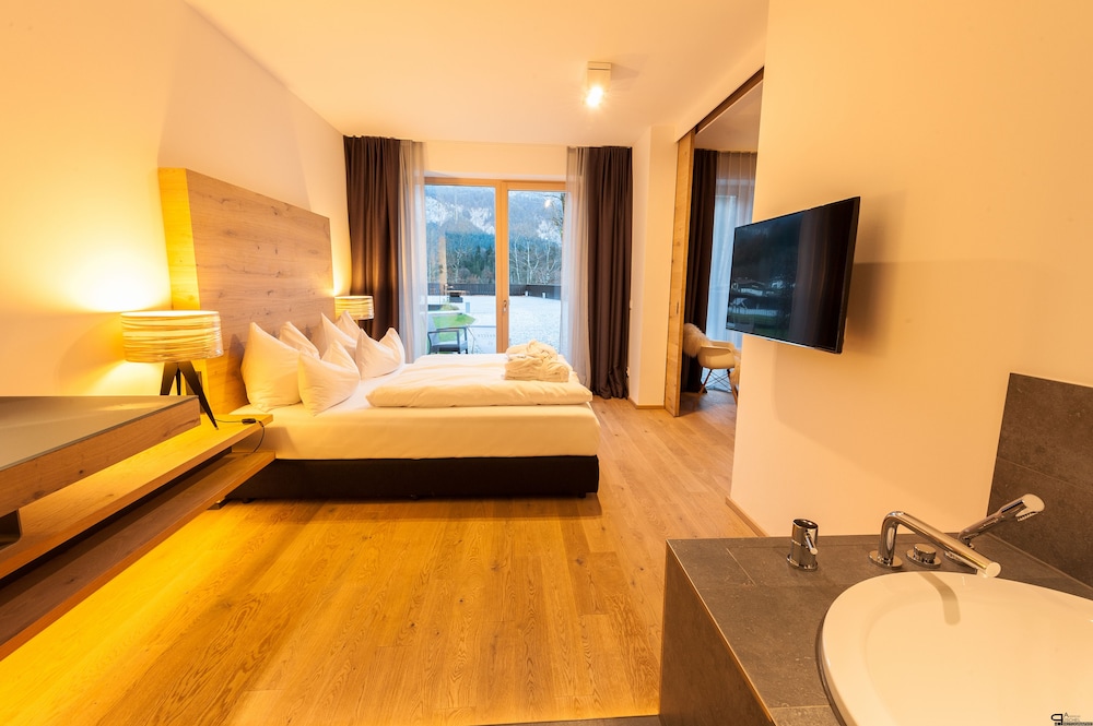 Panoramic Suite, Terrace, Mountainside