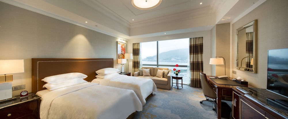 Deluxe Twin Room photo 3