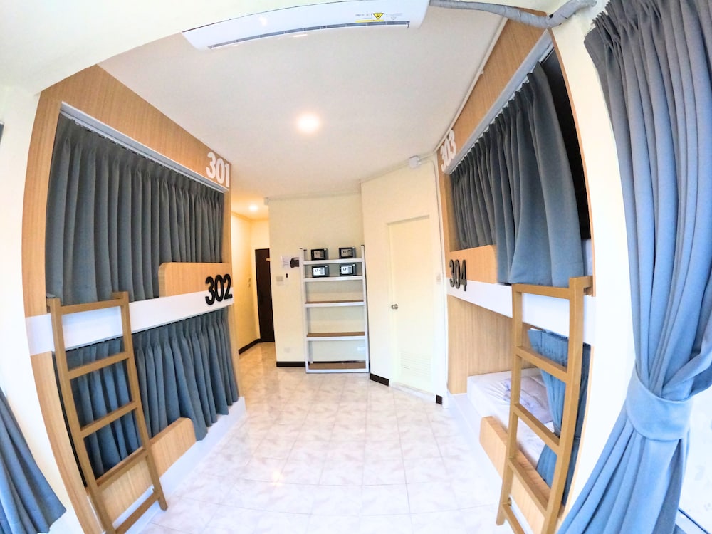 Mixed 4 beds Dormitory 2 photo 3