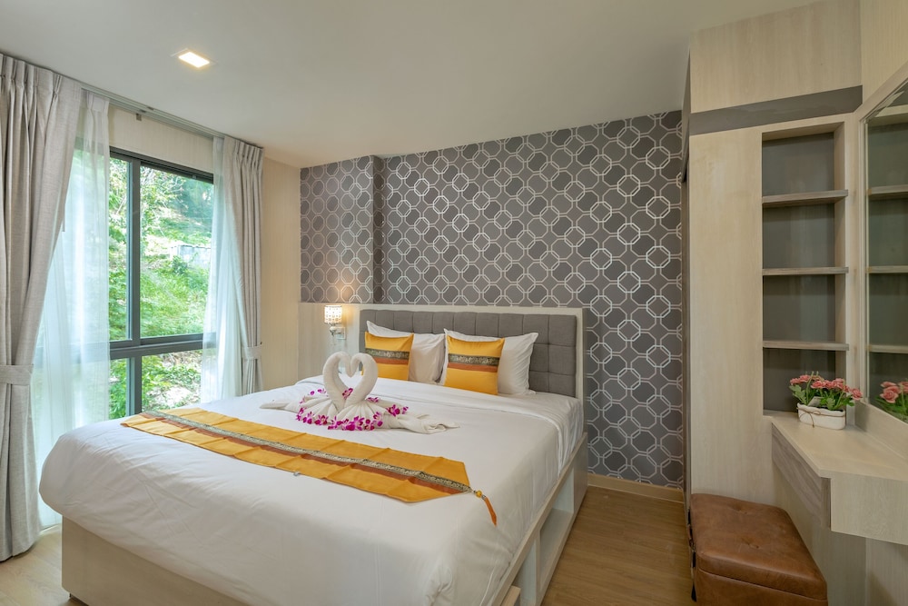 Two Bedroom Penthouse with Private Pool and Sea View - Photo 3