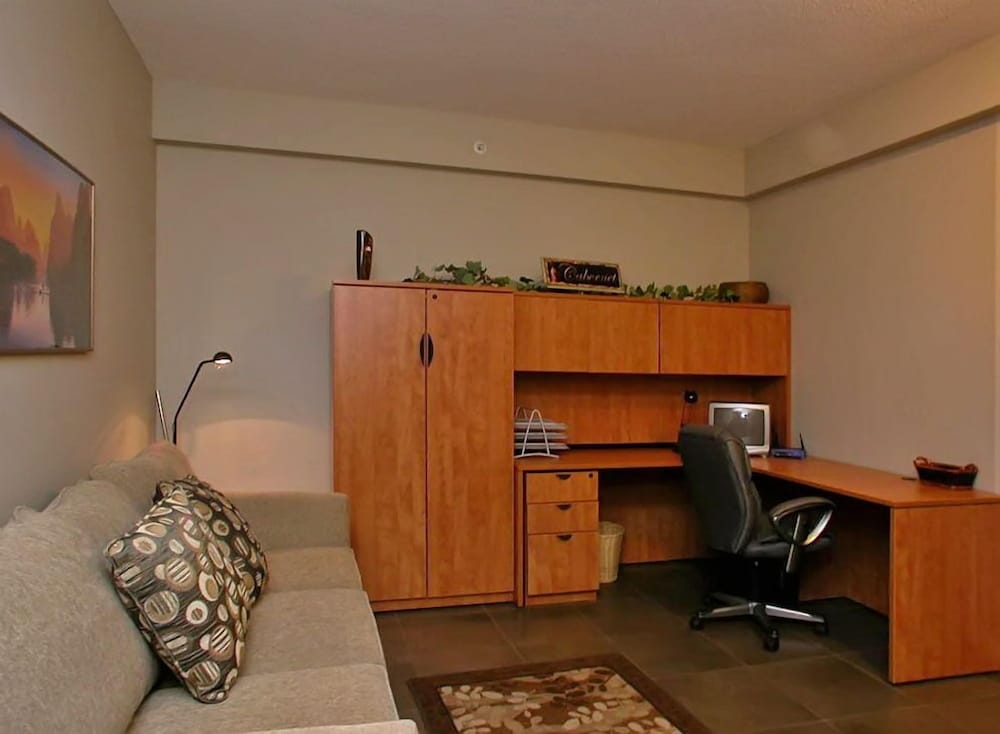 Deluxe Suite, 1 Bedroom, Lake View photo 2