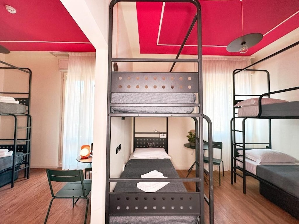 Shared Dormitory, Mixed Dorm