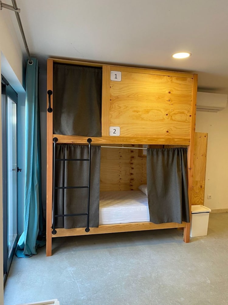 Bed in 6 Bed Mix Dorm Ensuite