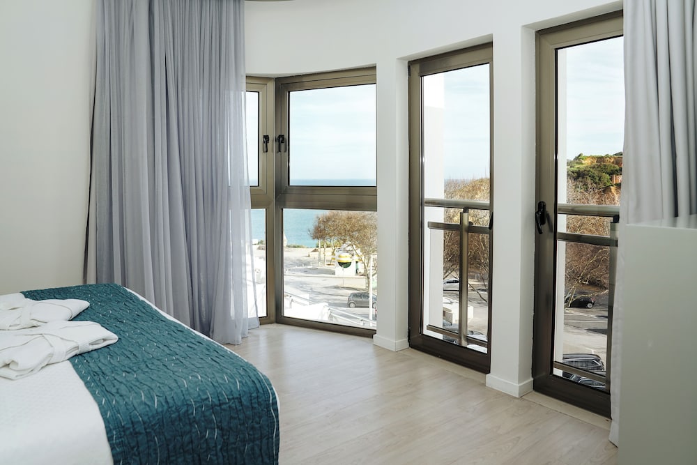 Junior Suite, Partial Sea View photo 3