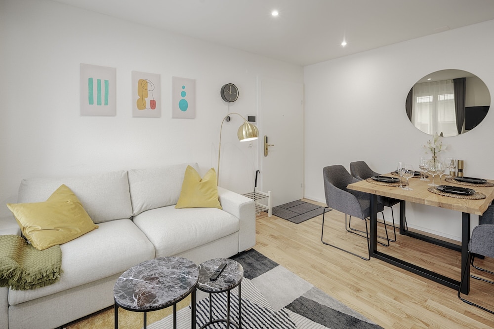 Business Suite photo 3