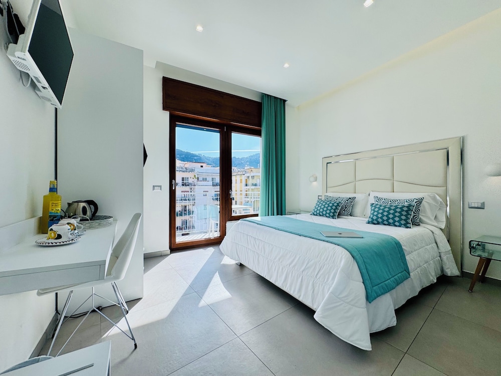 Deluxe Double Room, Balcony, City View